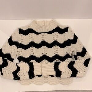 Forever 21 wave pattern cropped sweater size small